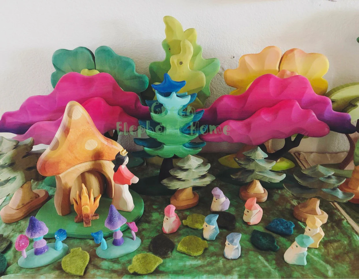 Handcrafted Open Ended Wooden Toy Figure Fairy Tale - Dwarfs 7 pieces - Image 5