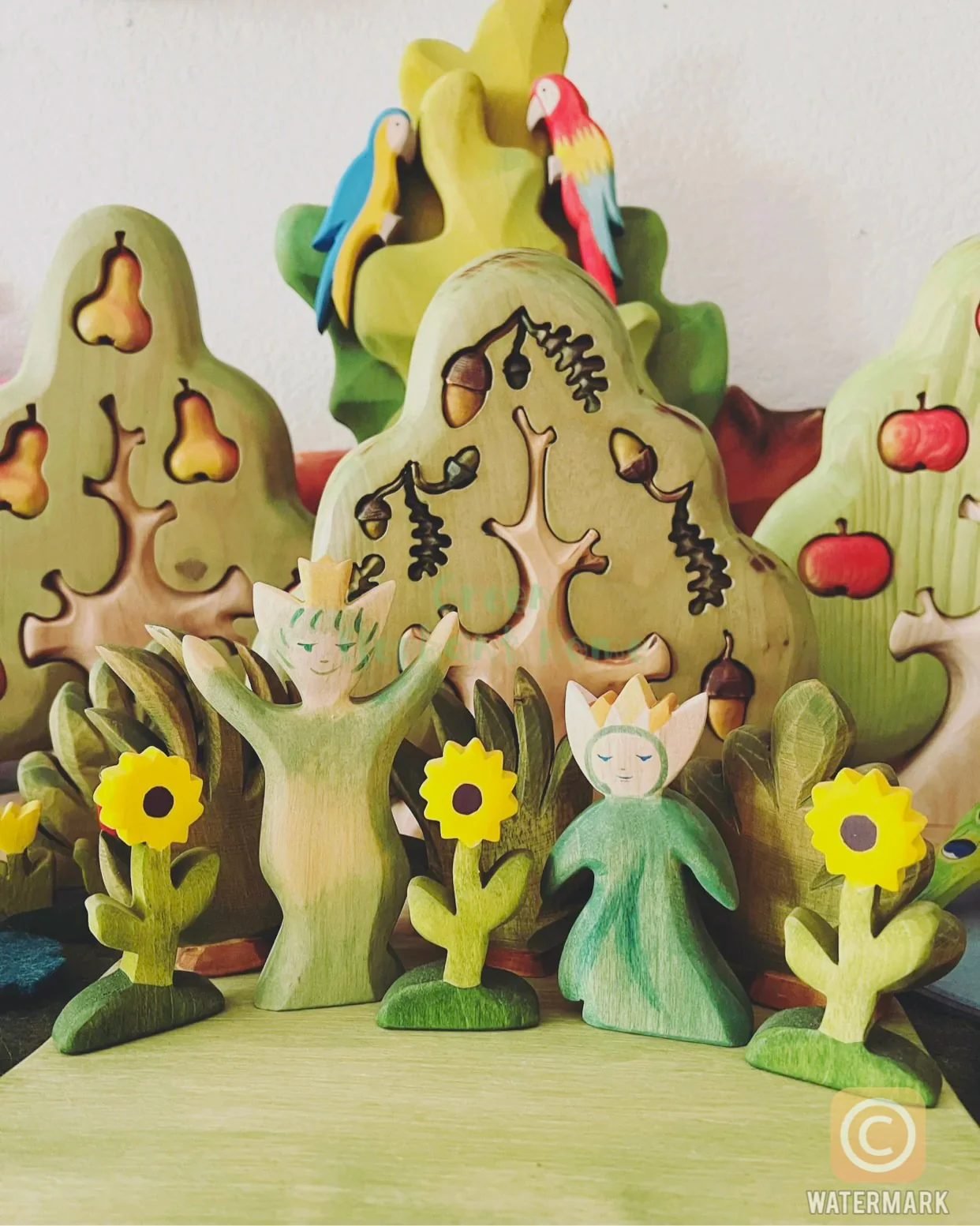 Handcrafted Open Ended Wooden Toy Figure Fairy Tale - Elf and Elf Queen (2 Pieces) - Image 6