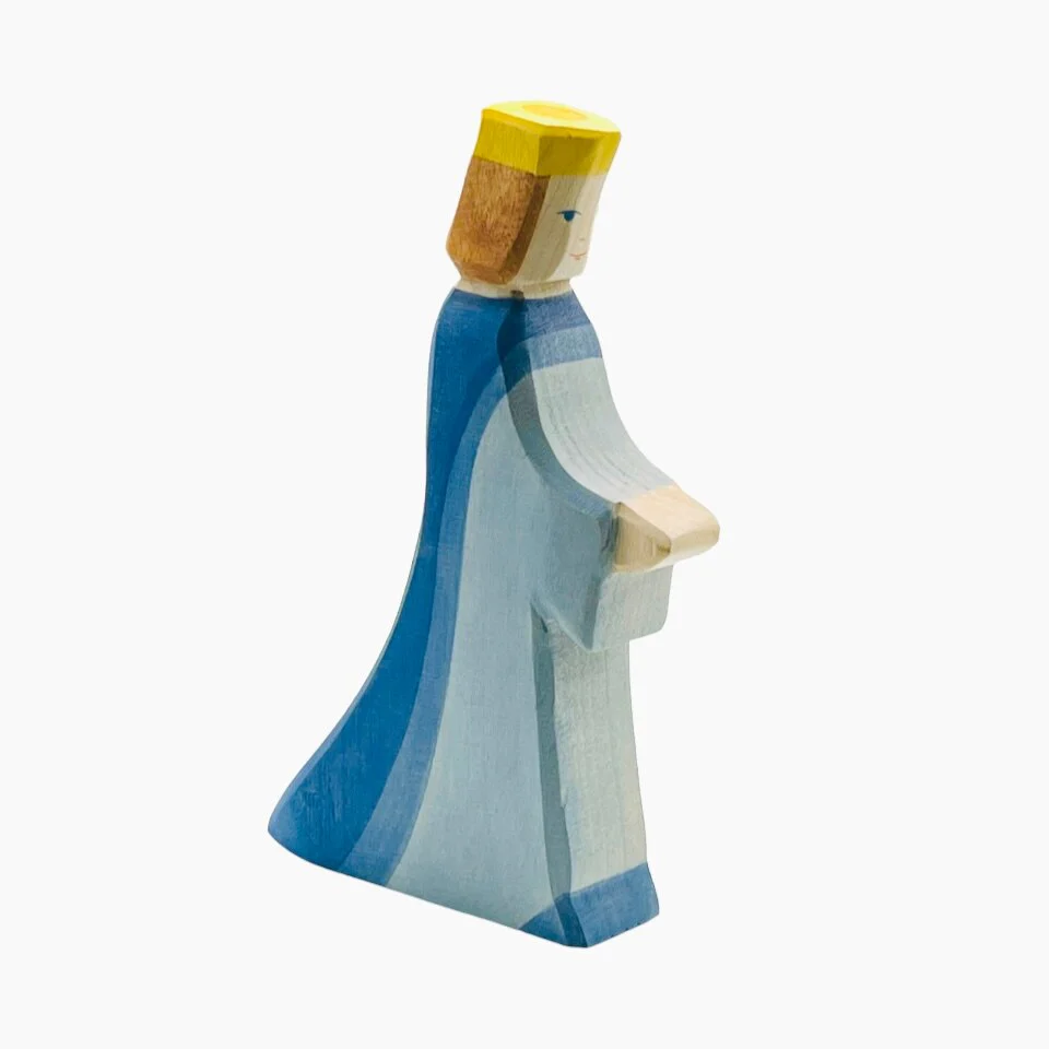 Handcrafted Open Ended Wooden Toy Figure Fairy Tale - Queen - Image 3