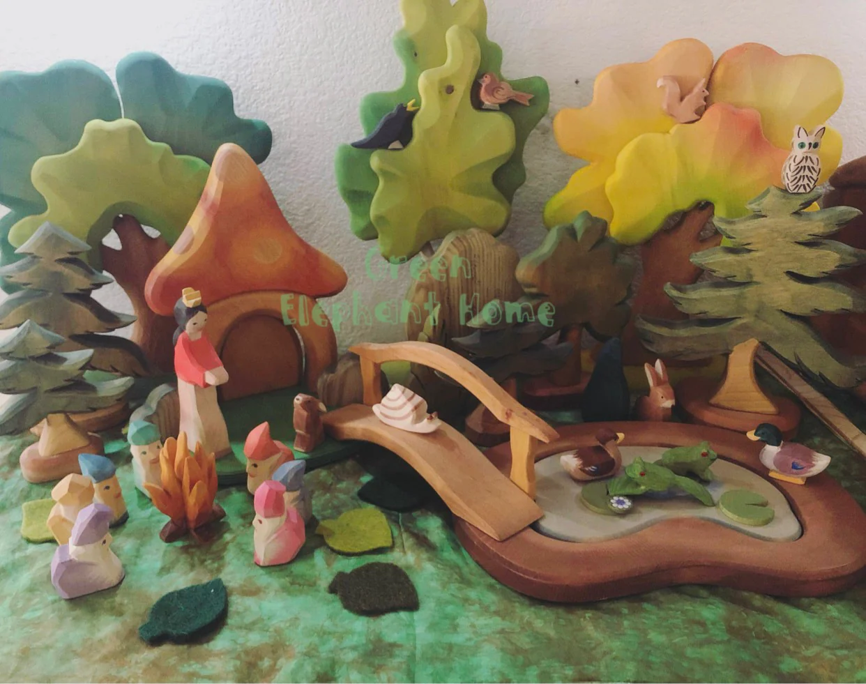 Handcrafted Open Ended Wooden Toy Figure Fairy Tale - Snow White - Image 5