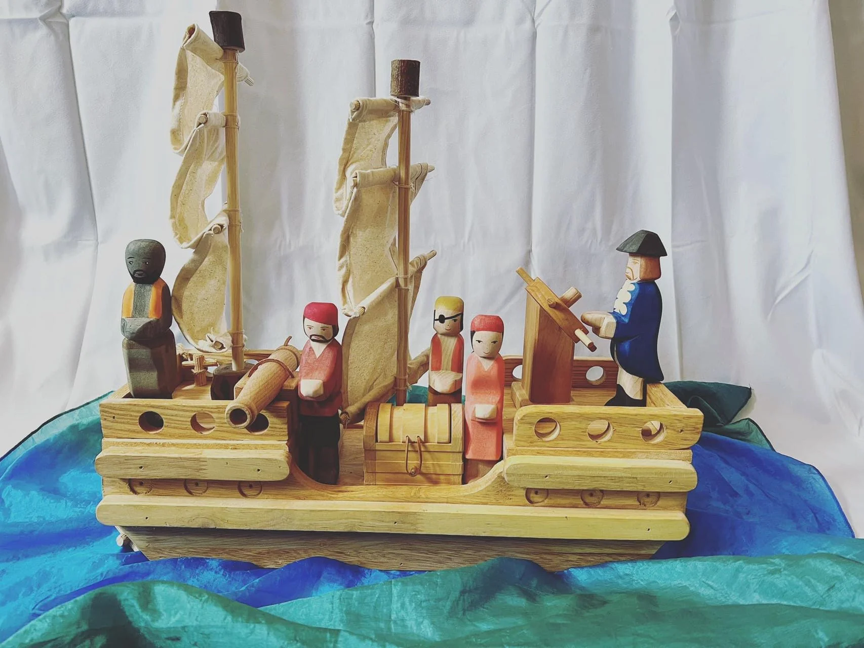 Handcrafted Open Ended Wooden Toy Figure Fairy Tale - 5 Pieces Pirates Set - Image 4